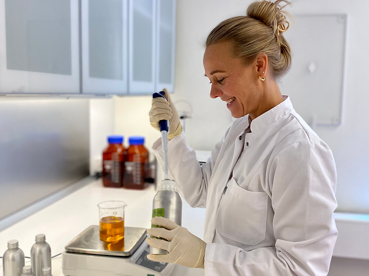 tone-bryn-på-laboratoriet